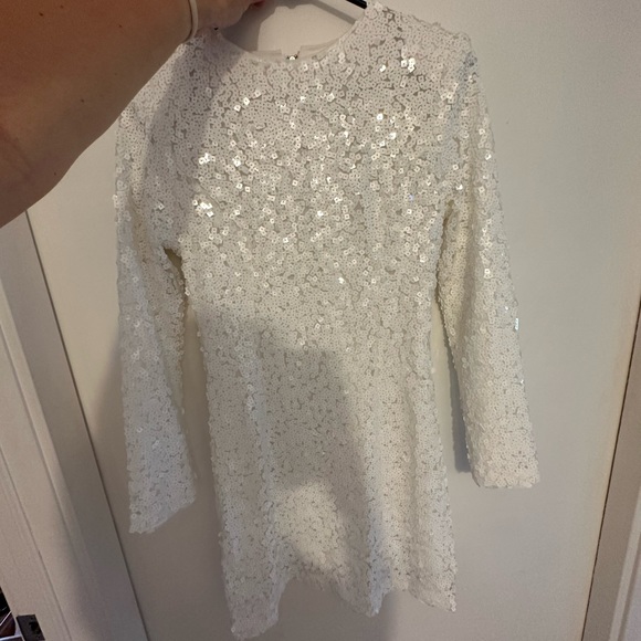 Dresses & Skirts - White sequin dress